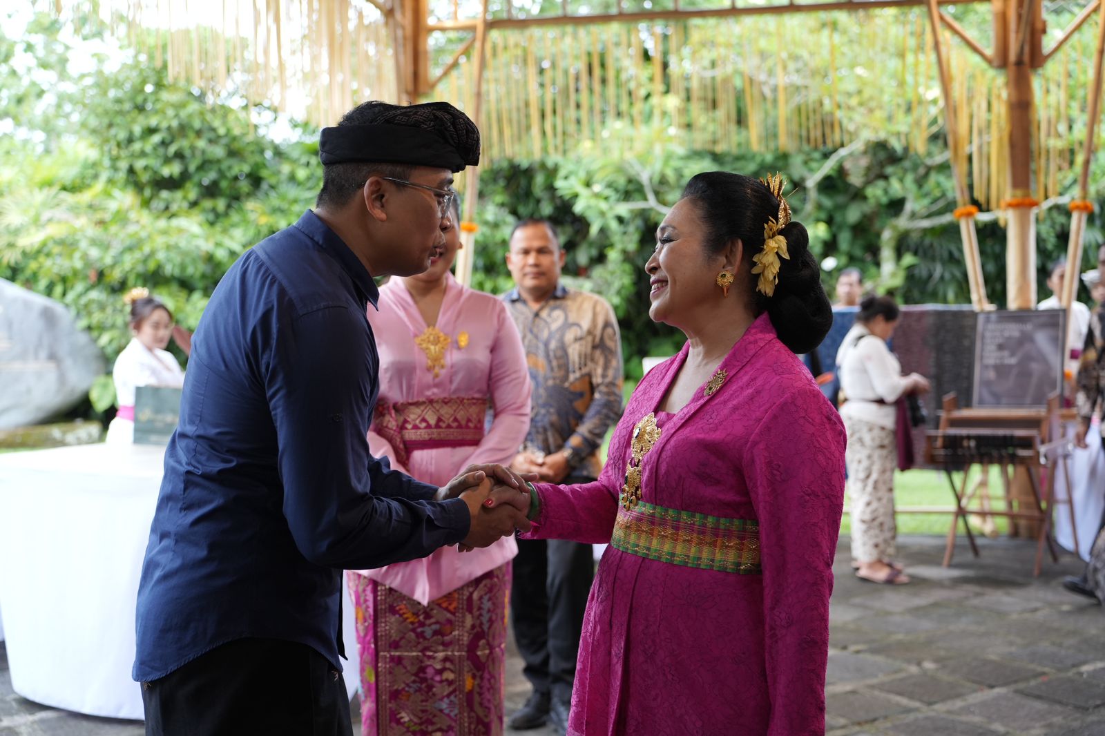 Titiek Soeharto Apresiasi Pagelaran Citra Seni dan Pesona Wastra di Museum Rudana