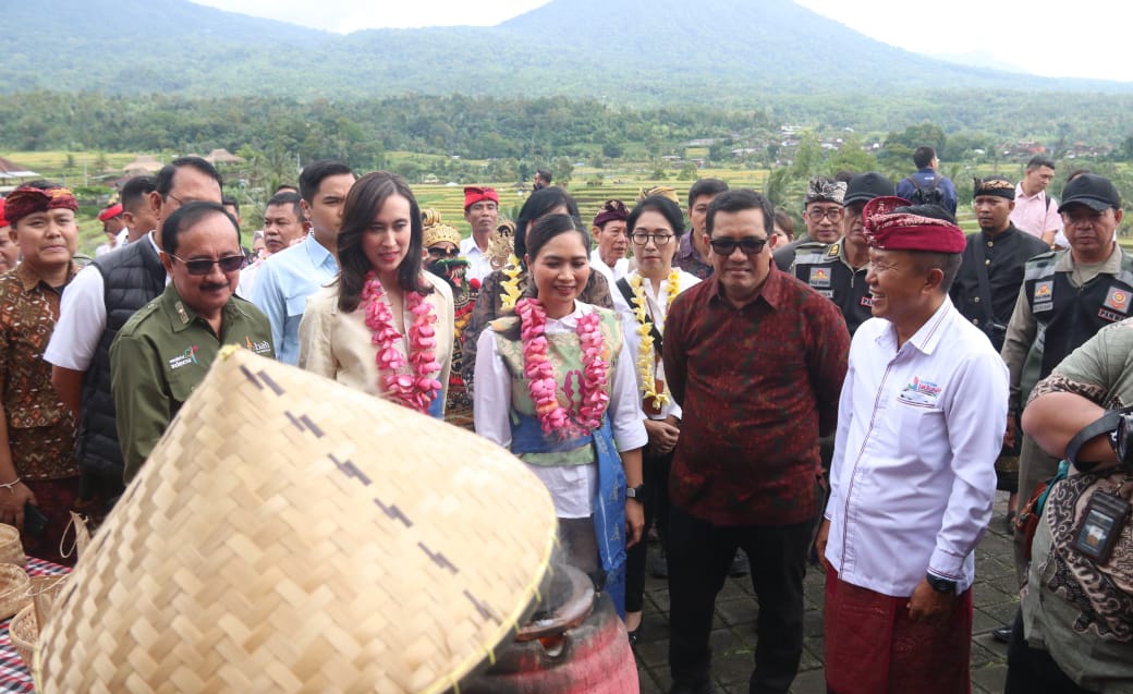 Menteri Pariwisata Apresiasi Sistem Subak Dijadikan Pondasi Praktek Agriculture di DTW Jatiluwih