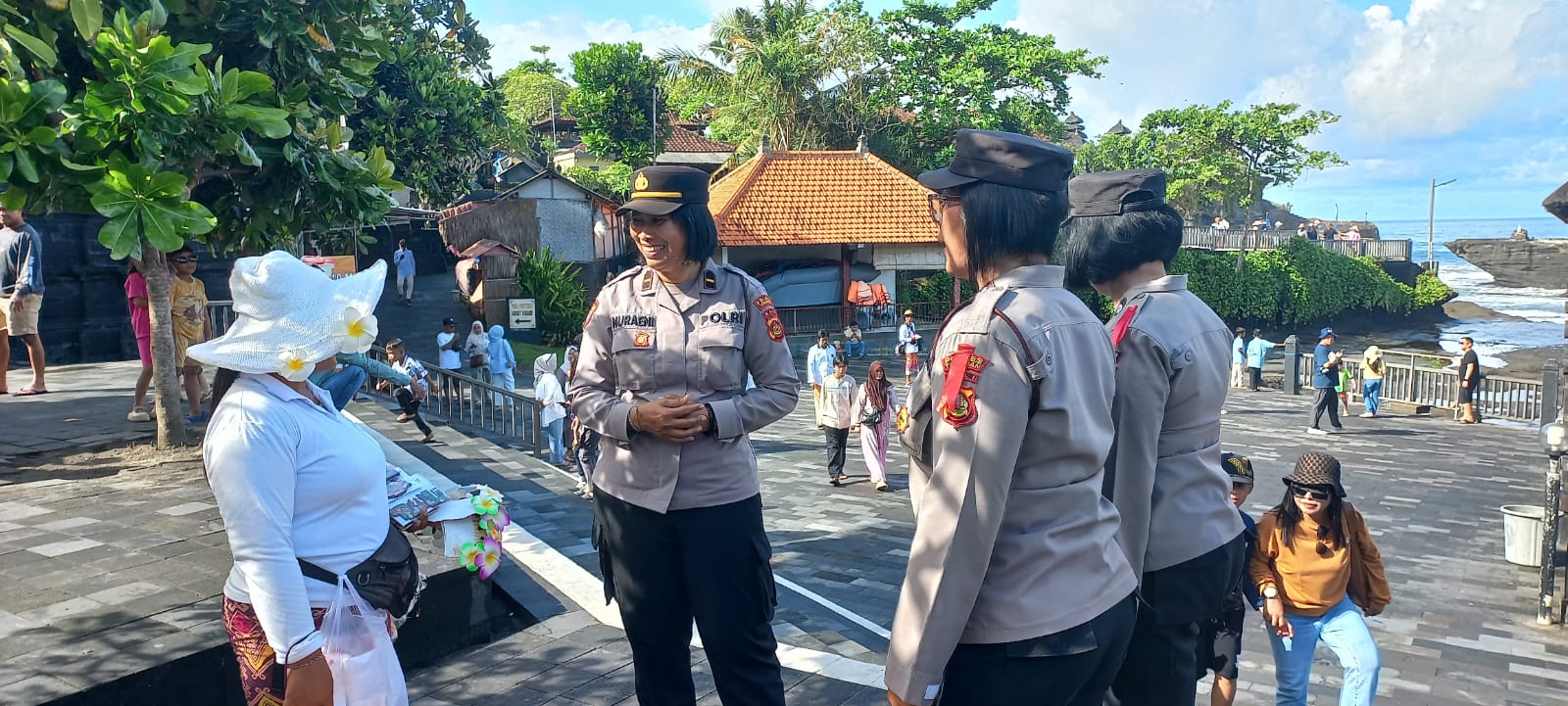 Subsatgas Binmas Polres Tabanan Beri Himbauan Kamtibmas di Obyek Wisata